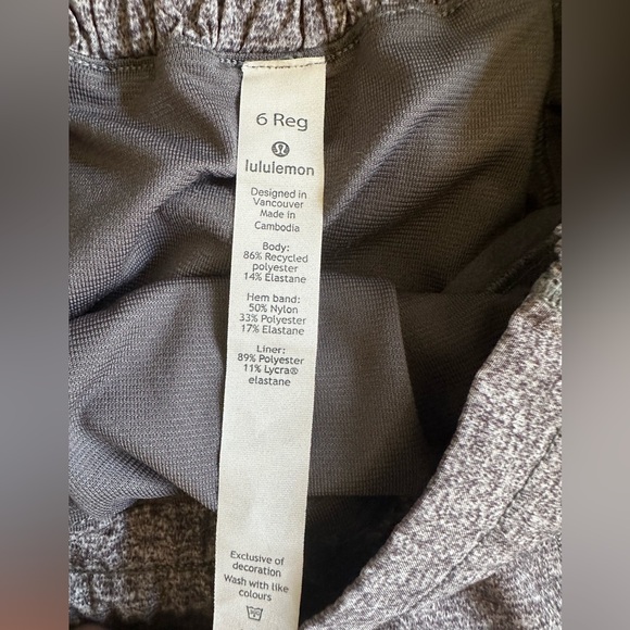 Lululemon Women's Heather Gray Hotty Hot  Athletic Shorts - Picture 3 of 9